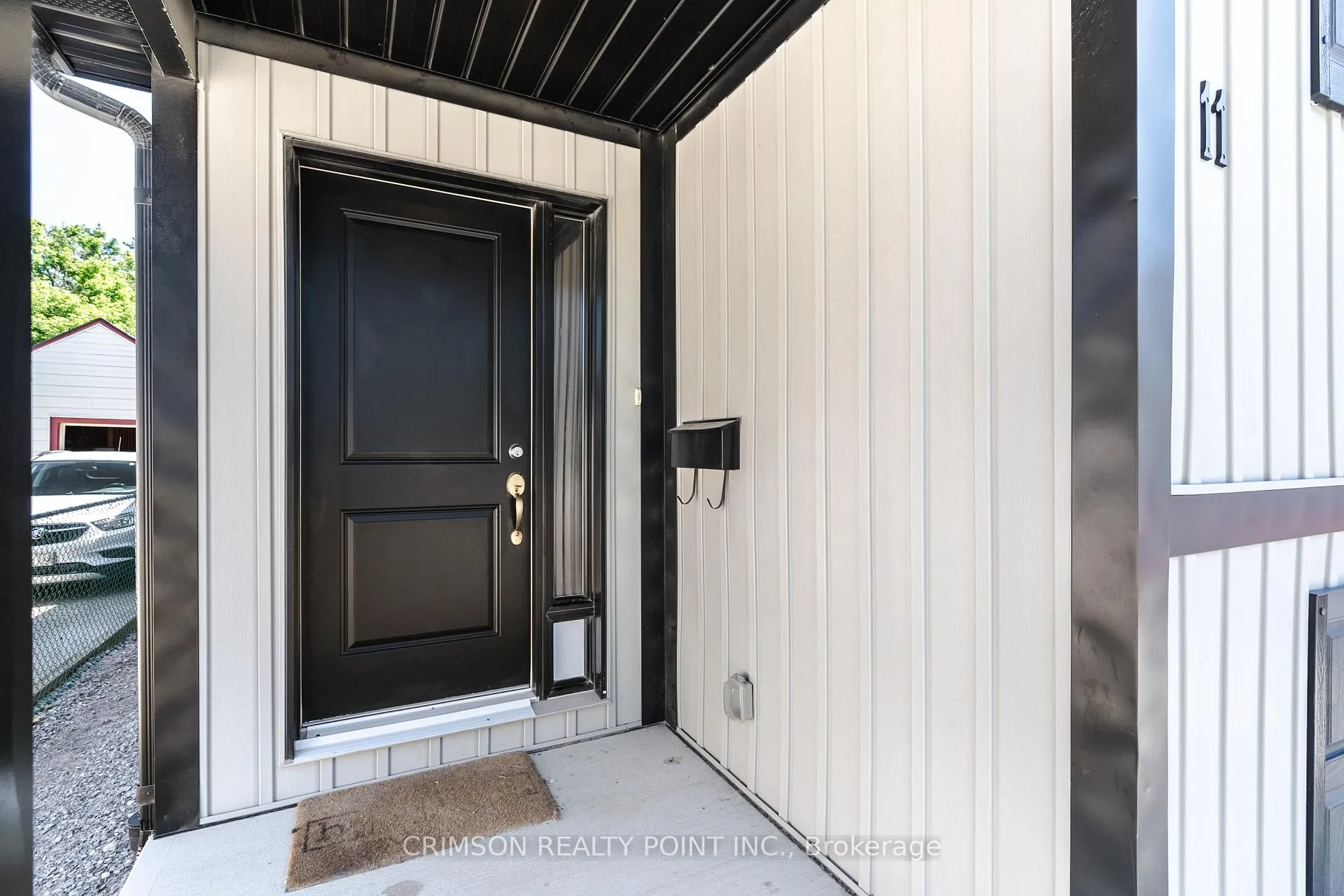 Photo 2 of 11 Edith Street, St. Catharines, Western Hill — HOMEH