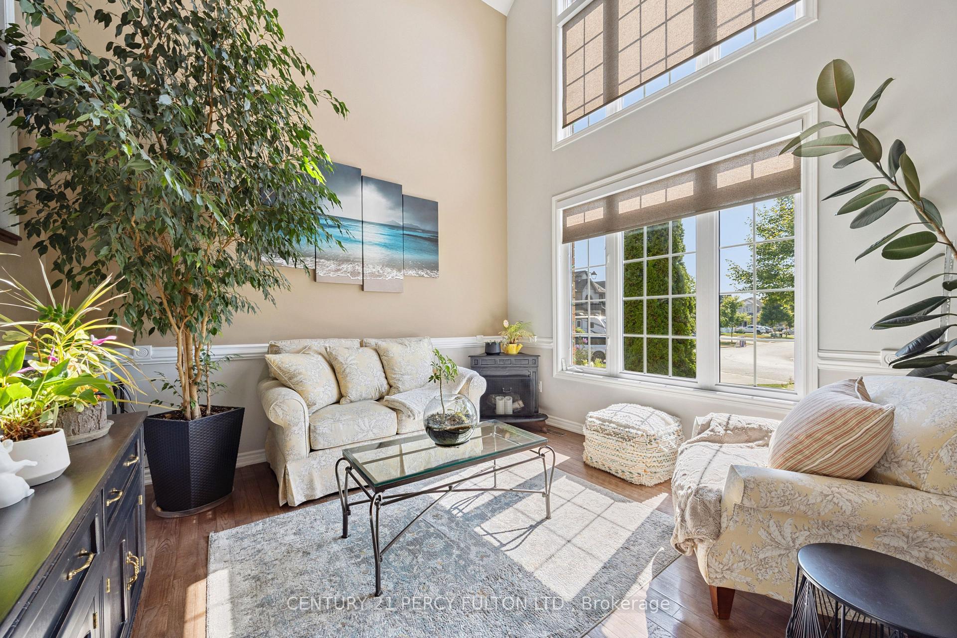 Photo 4 of 35 Jennings Drive, Clarington, Bowmanville — HOMEH
