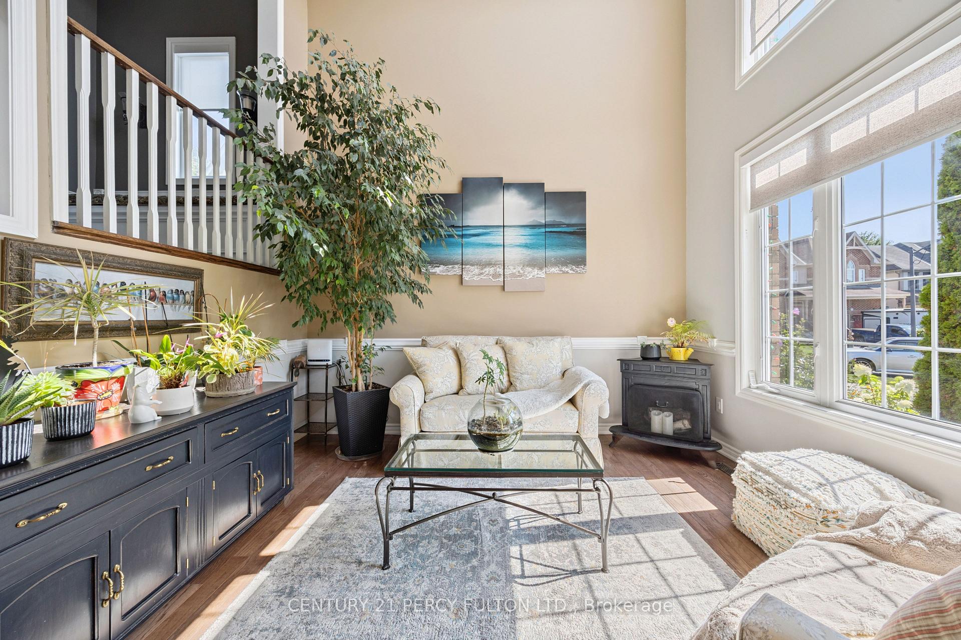 Photo 5 of 35 Jennings Drive, Clarington, Bowmanville — HOMEH