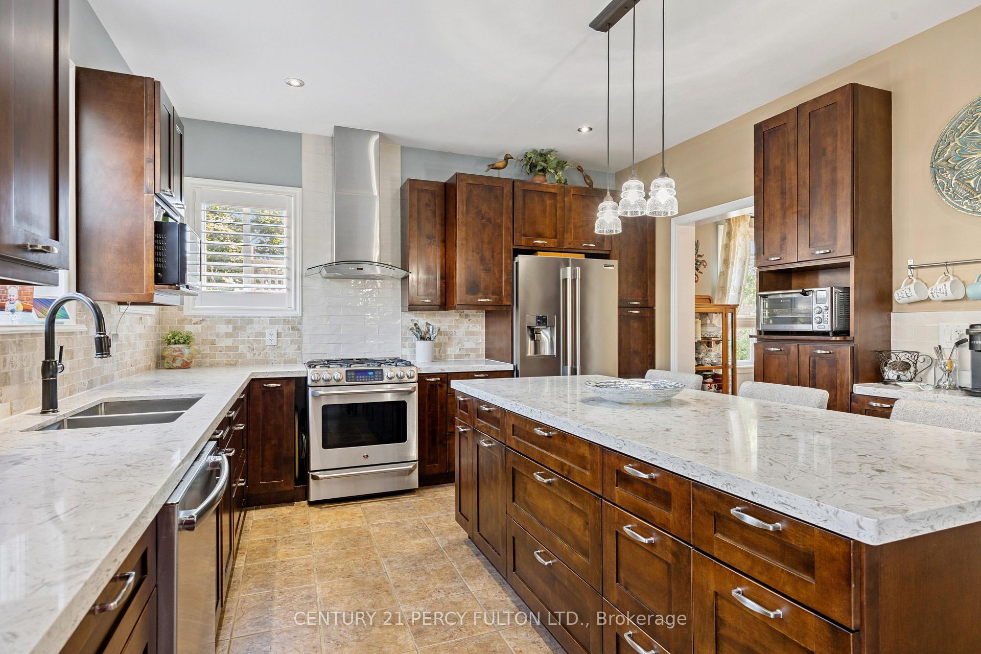 Photo 11 of 35 Jennings Drive, Clarington, Bowmanville — HOMEH