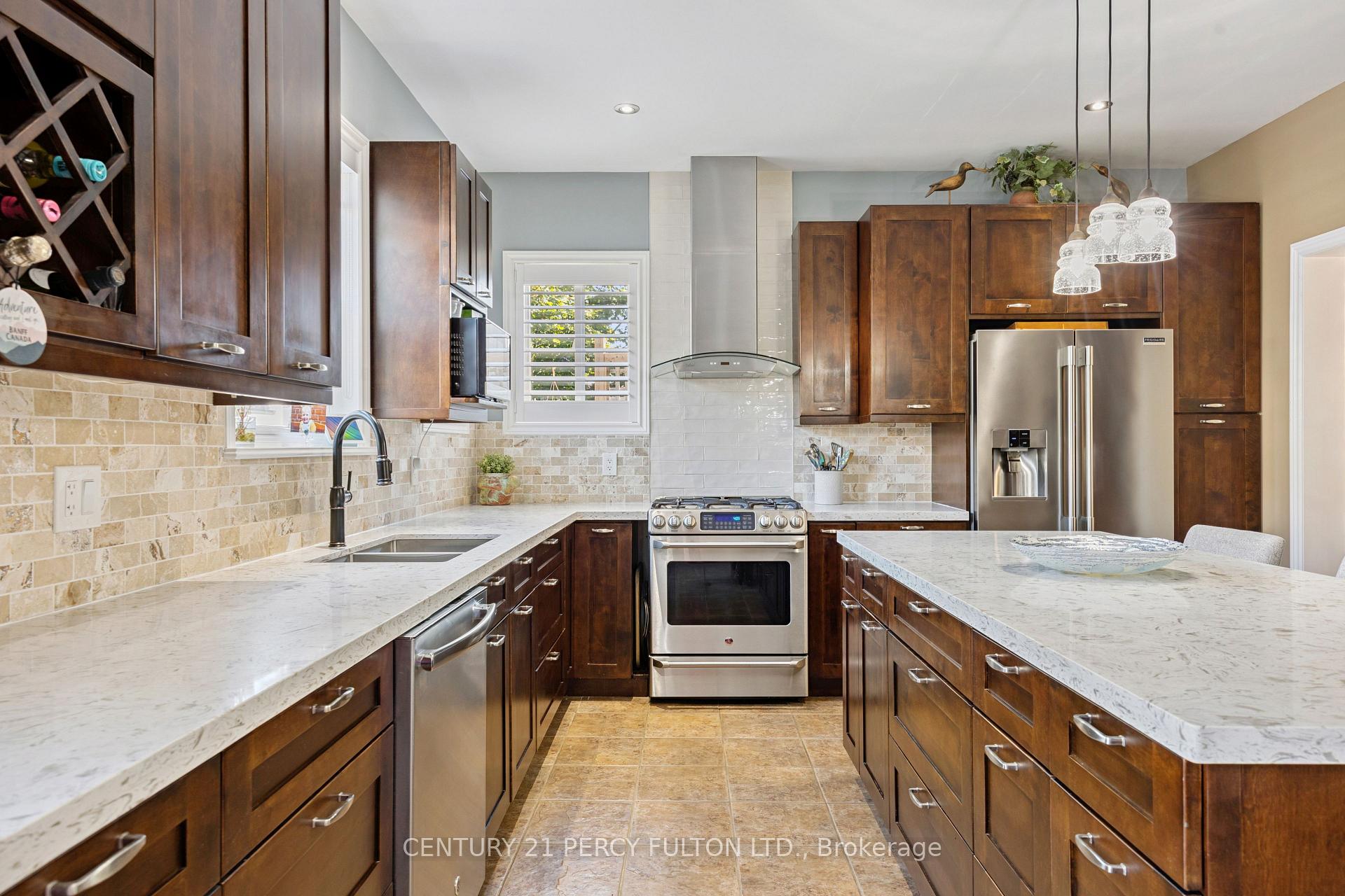 Photo 12 of 35 Jennings Drive, Clarington, Bowmanville — HOMEH