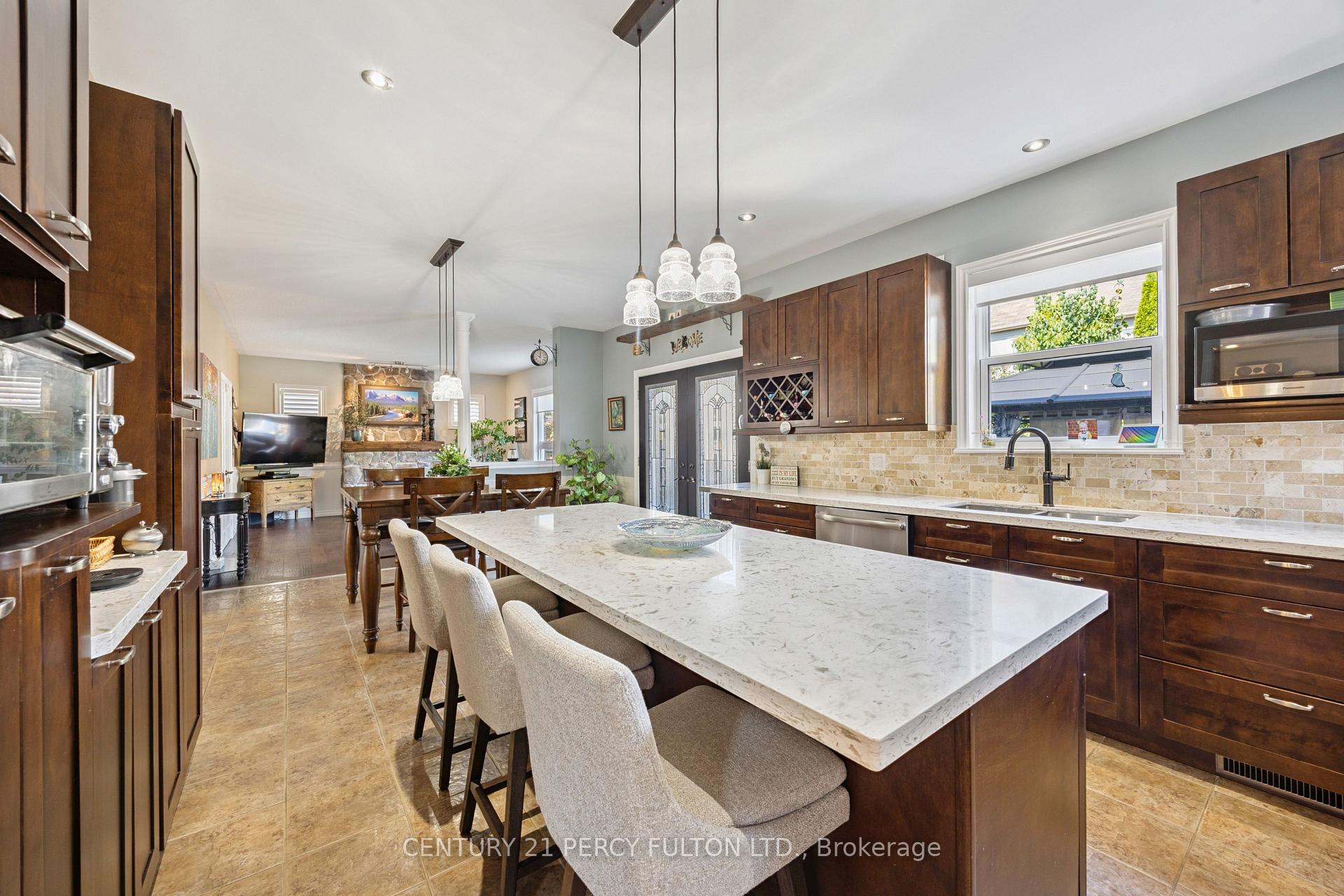 Photo 13 of 35 Jennings Drive, Clarington, Bowmanville — HOMEH