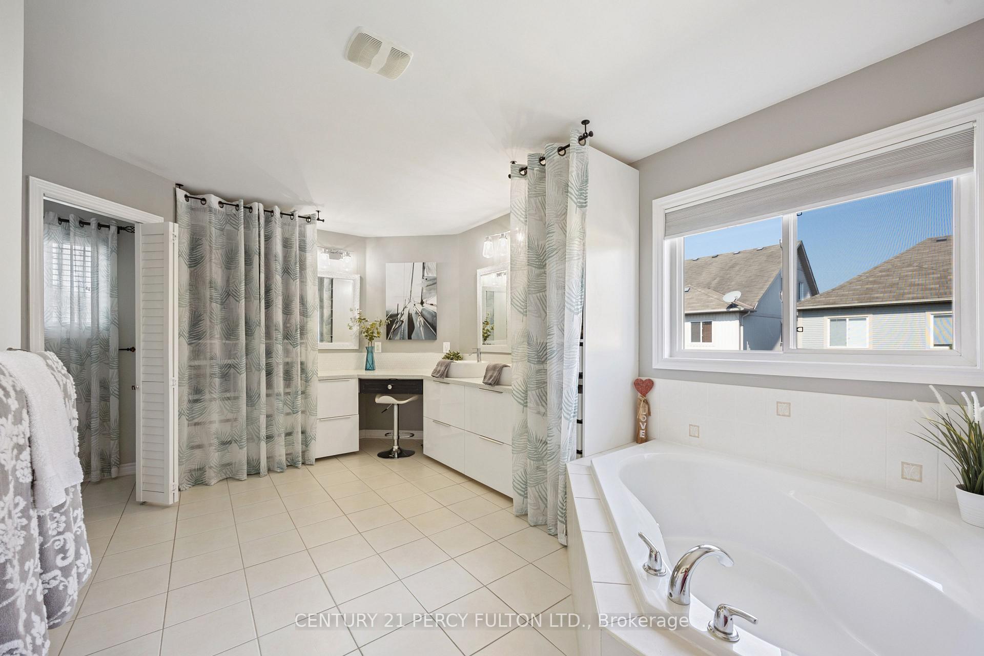 Photo 22 of 35 Jennings Drive, Clarington, Bowmanville — HOMEH