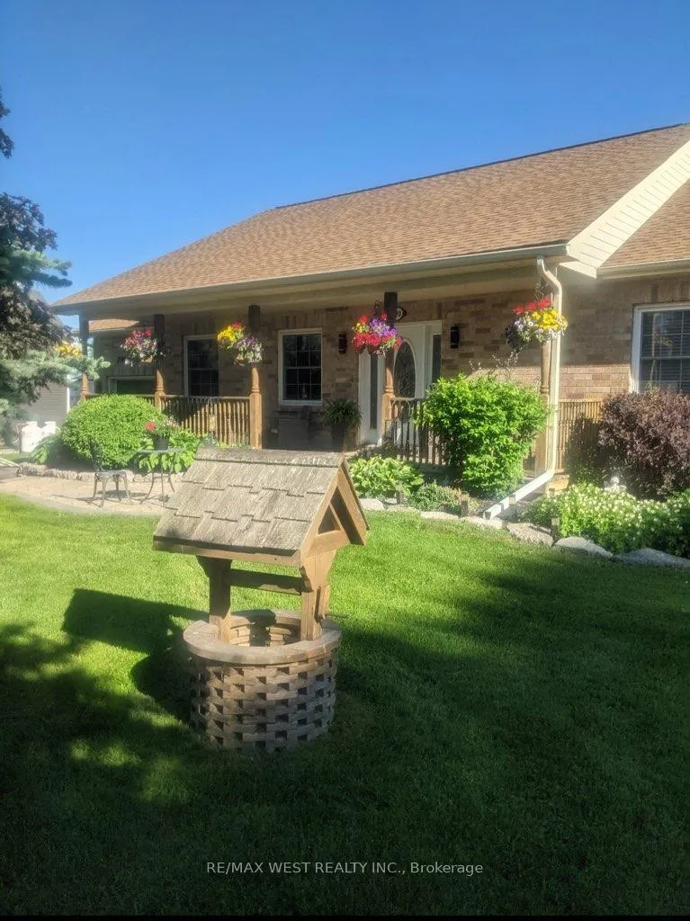 Photo 1 of 390 Sandford Road, Uxbridge, Rural Uxbridge — HOMEH