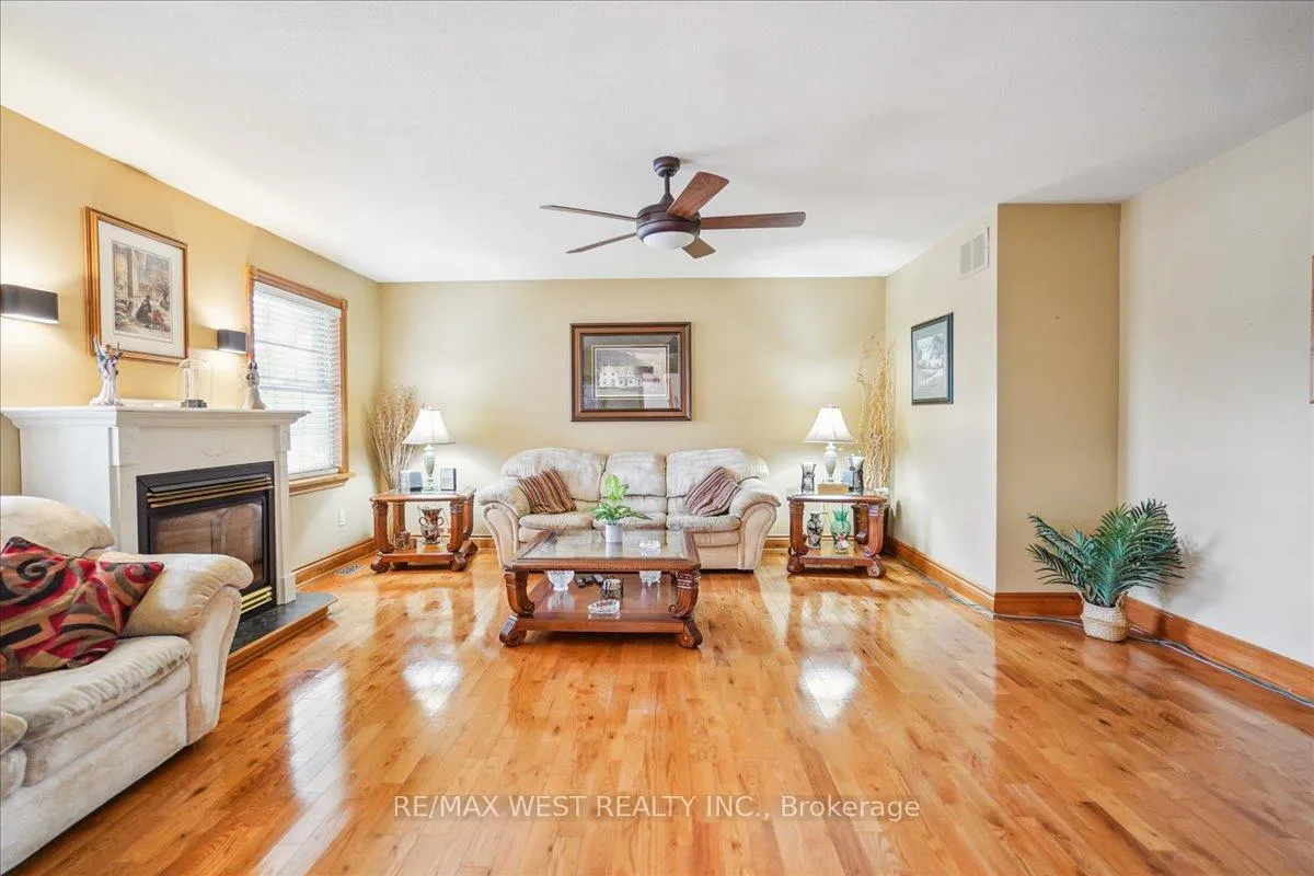 Photo 4 of 390 Sandford Road, Uxbridge, Rural Uxbridge — HOMEH
