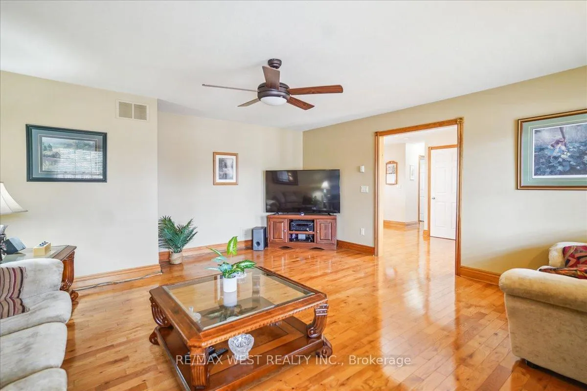 Photo 5 of 390 Sandford Road, Uxbridge, Rural Uxbridge — HOMEH