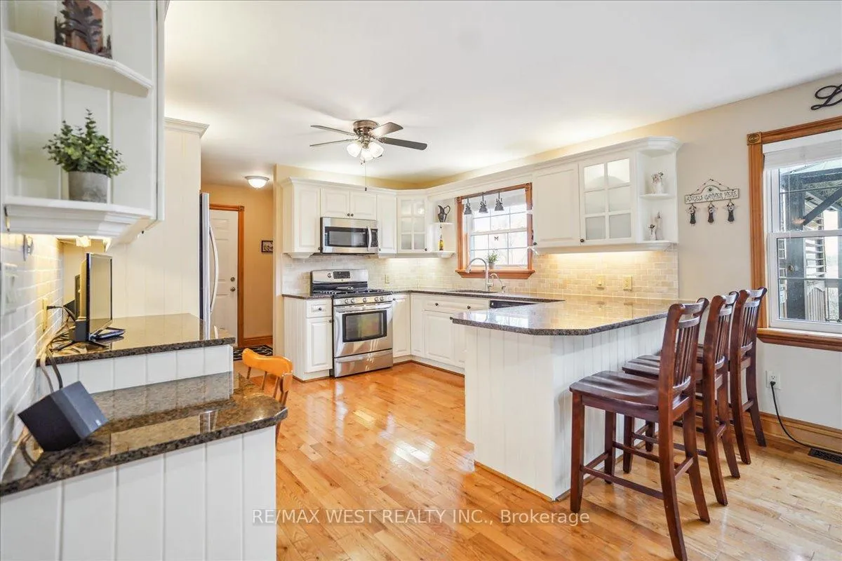 Photo 8 of 390 Sandford Road, Uxbridge, Rural Uxbridge — HOMEH