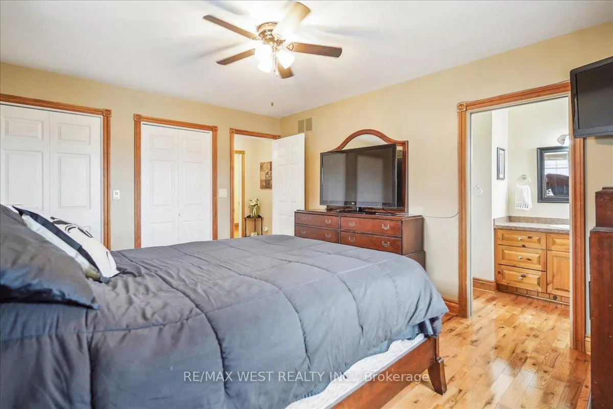 Photo 10 of 390 Sandford Road, Uxbridge, Rural Uxbridge — HOMEH