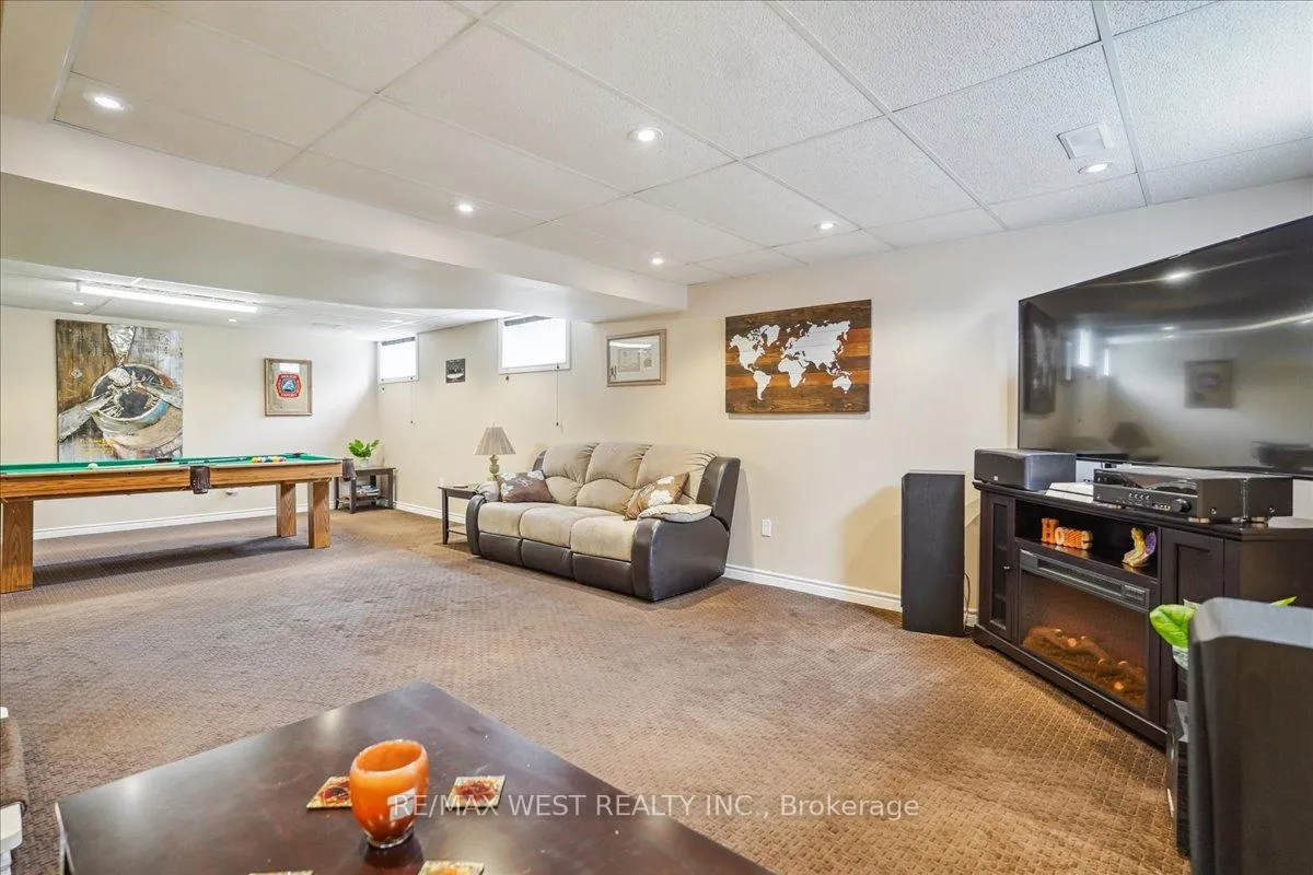 Photo 14 of 390 Sandford Road, Uxbridge, Rural Uxbridge — HOMEH