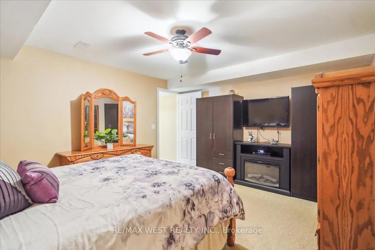 Photo 19 of 390 Sandford Road, Uxbridge, Rural Uxbridge — HOMEH