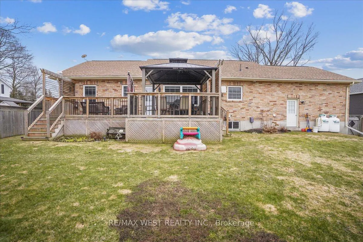 Photo 21 of 390 Sandford Road, Uxbridge, Rural Uxbridge — HOMEH