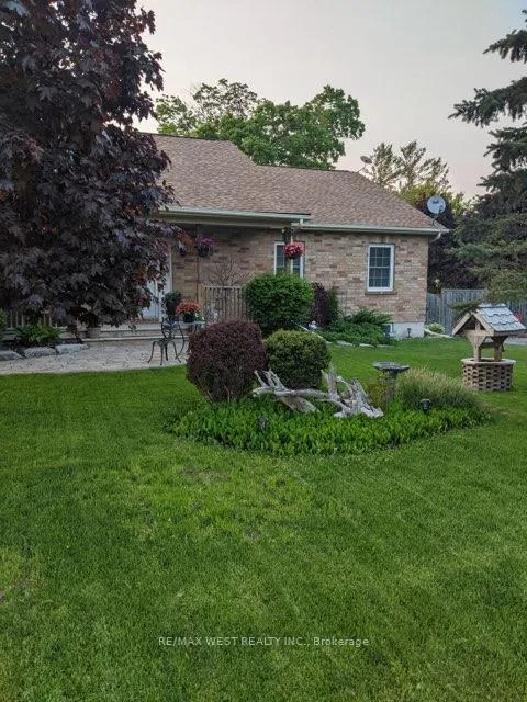 Photo 25 of 390 Sandford Road, Uxbridge, Rural Uxbridge — HOMEH