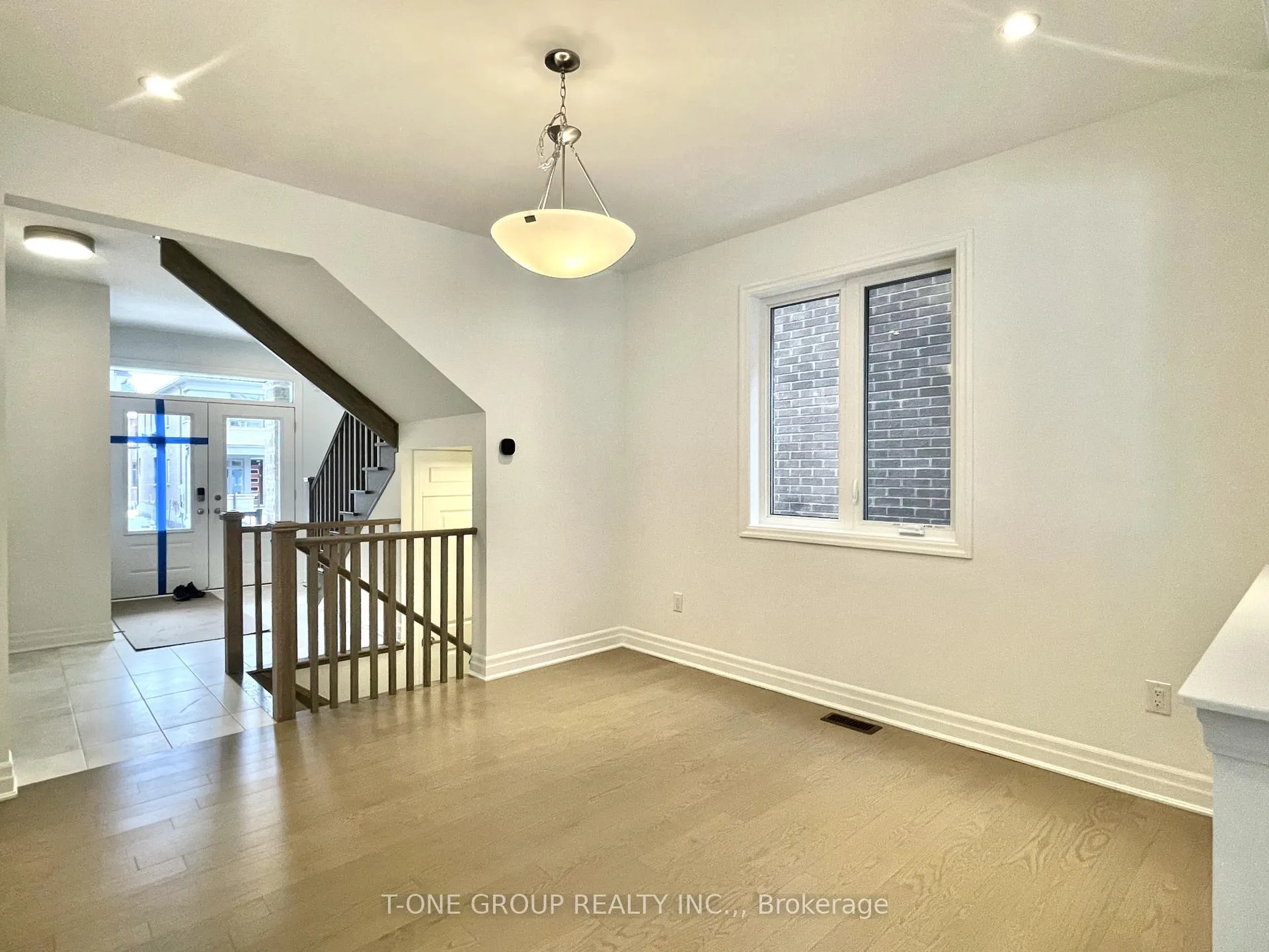 Photo 6 of 7 Greenridge Crescent, Markham, Victoria Square — HOMEH