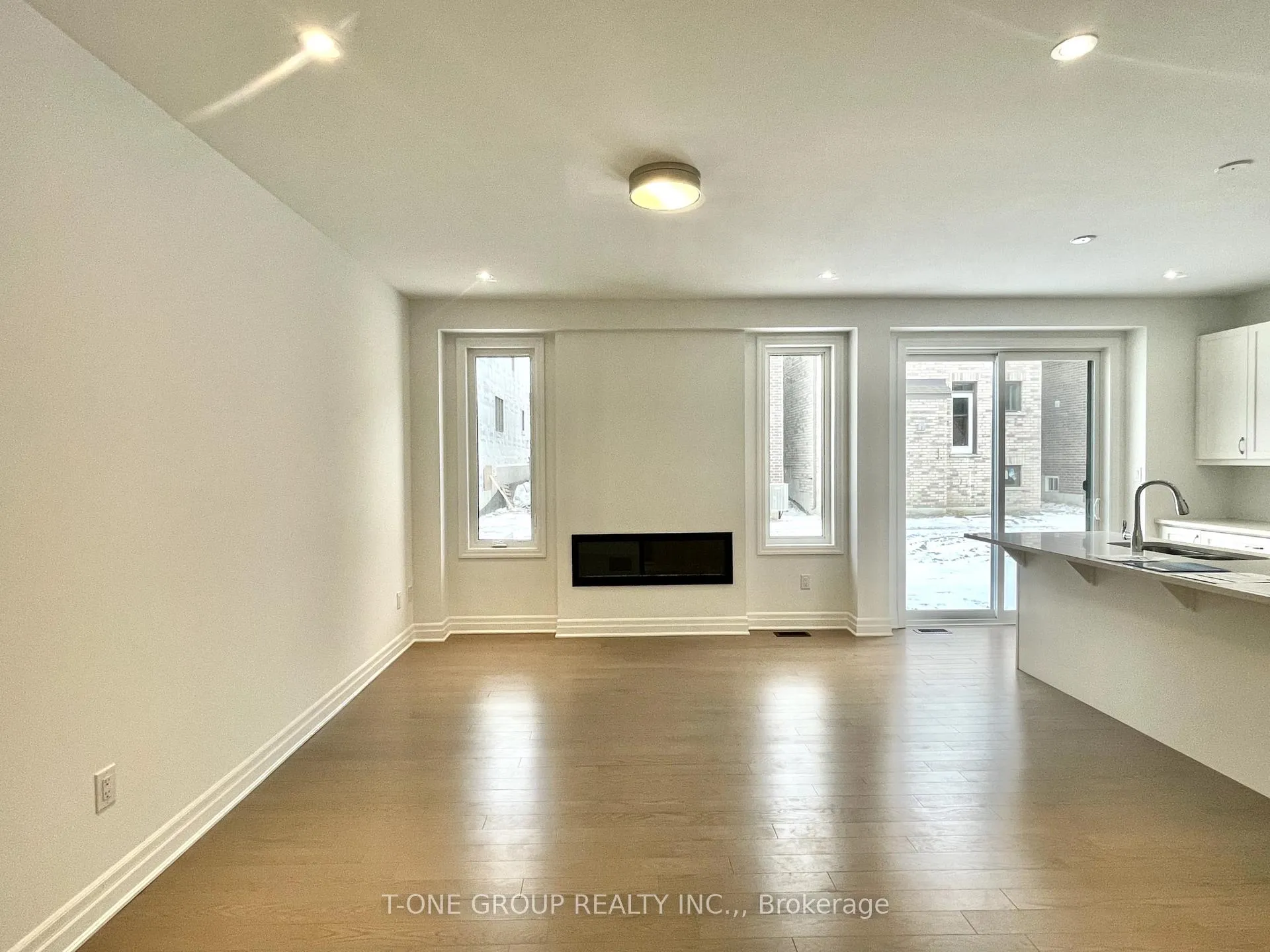 Photo 7 of 7 Greenridge Crescent, Markham, Victoria Square — HOMEH