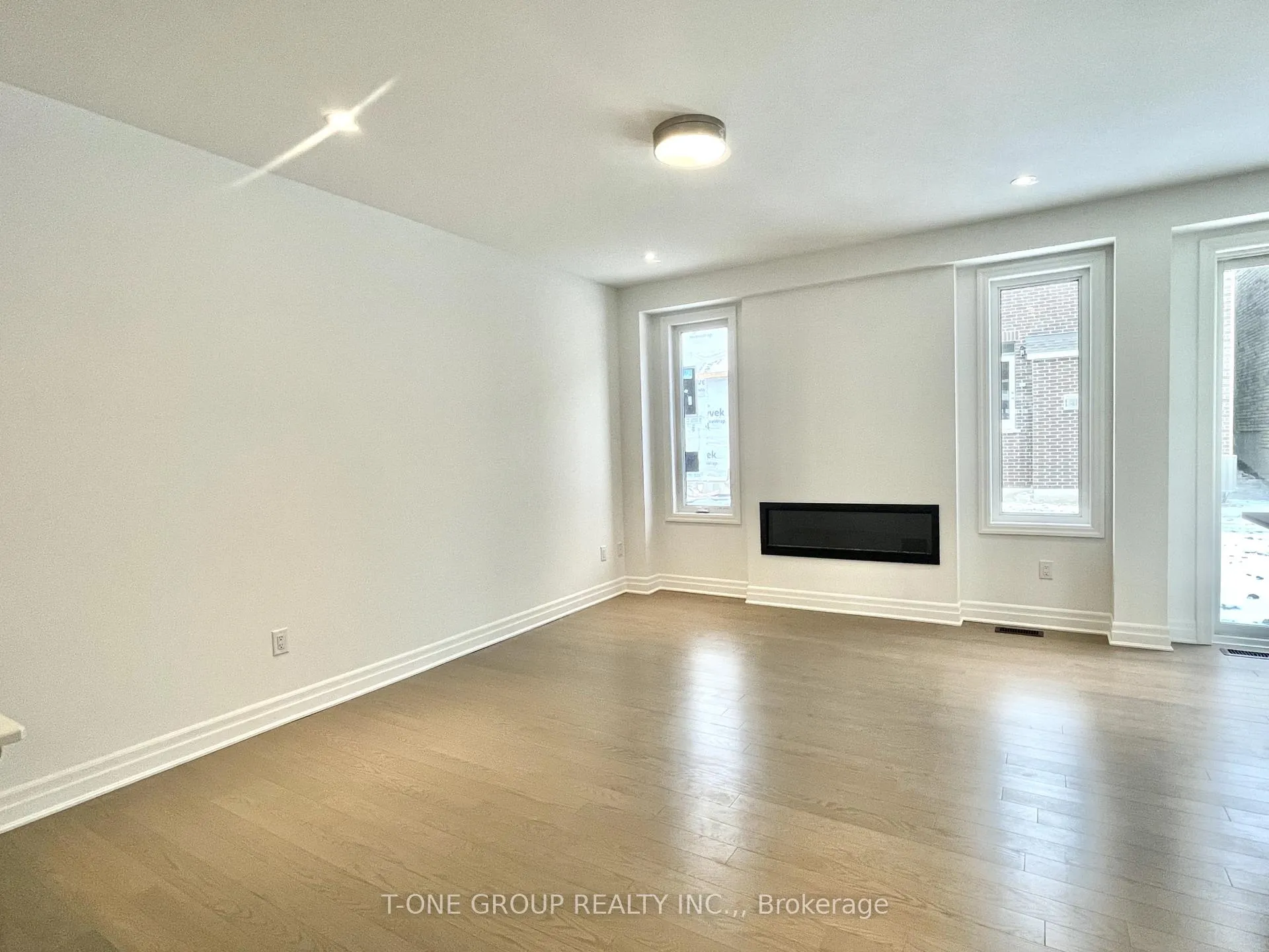 Photo 8 of 7 Greenridge Crescent, Markham, Victoria Square — HOMEH
