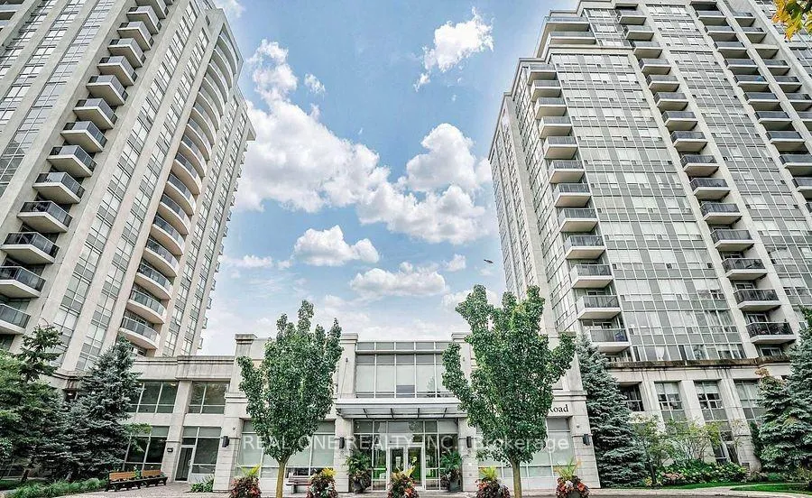 Front of Unit 803, 15 North Park Road