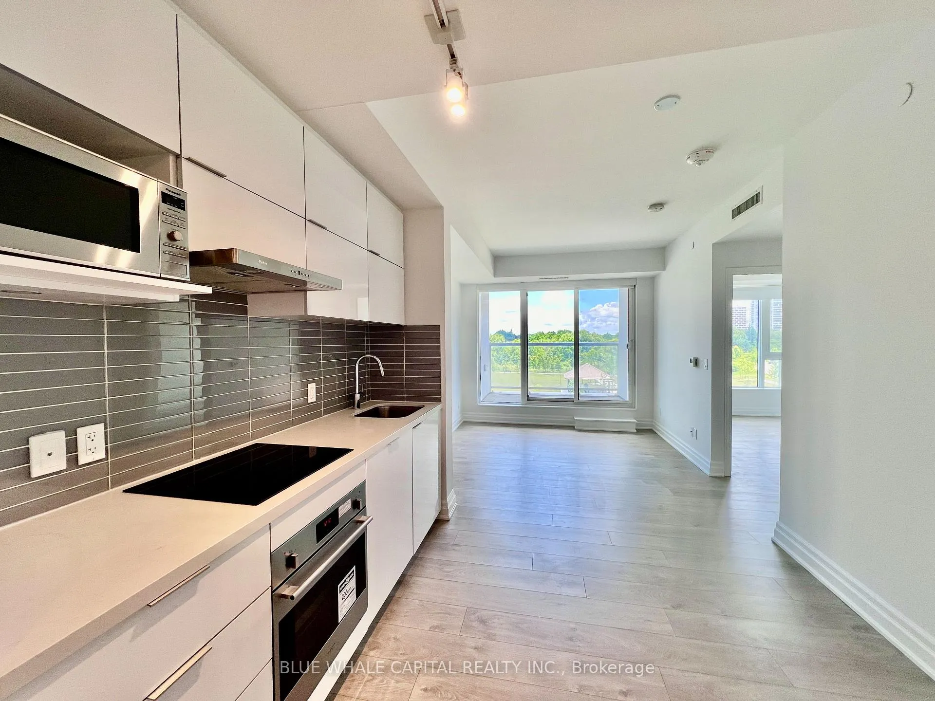 Photo 3 of Unit 311, 18 Rouge Valley Drive W, Markham, Unionville — HOMEH