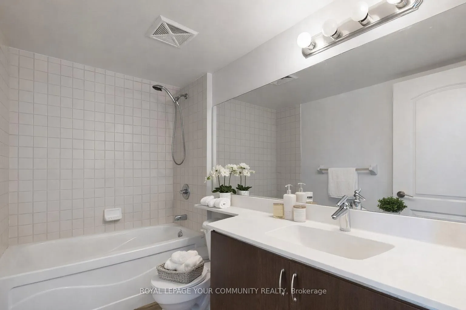 Photo 5 of Unit 1101, 30 North Park Road, Vaughan, Beverley Glen — HOMEH