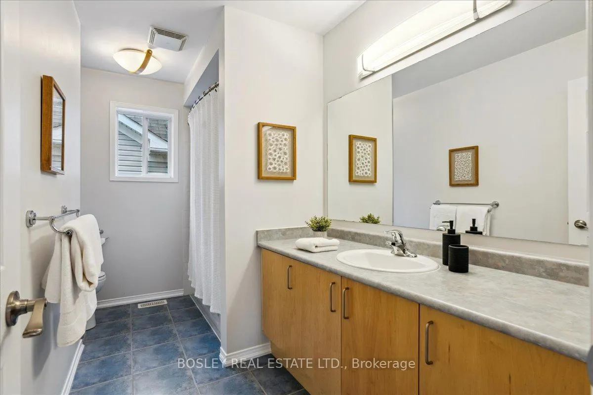 Photo 23 of 1793 Badgley Drive, Oshawa, Taunton — HOMEH