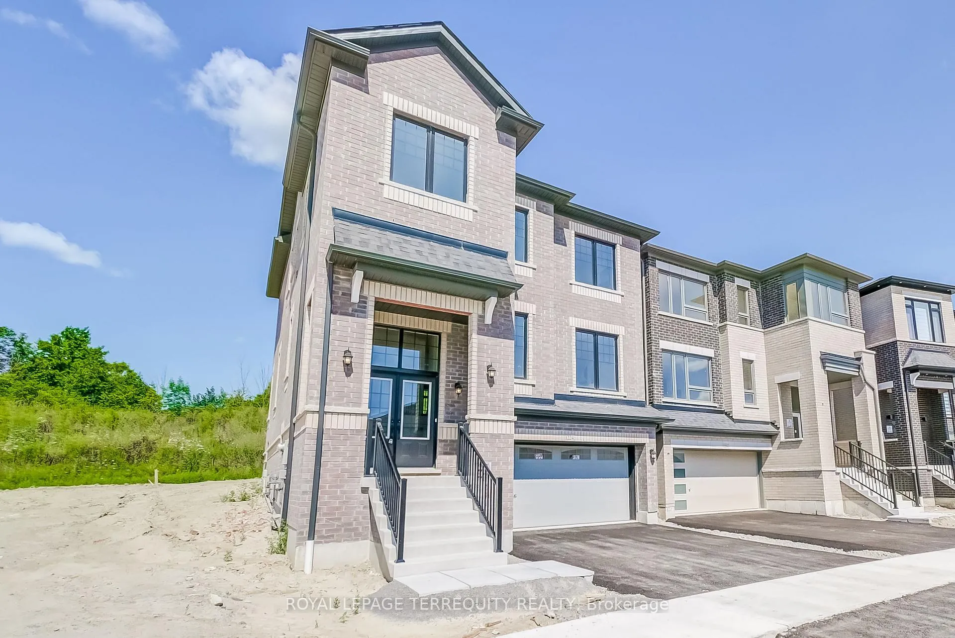 Photo 1 of 1224 Talisman Manor, Pickering, Rural Pickering — HOMEH