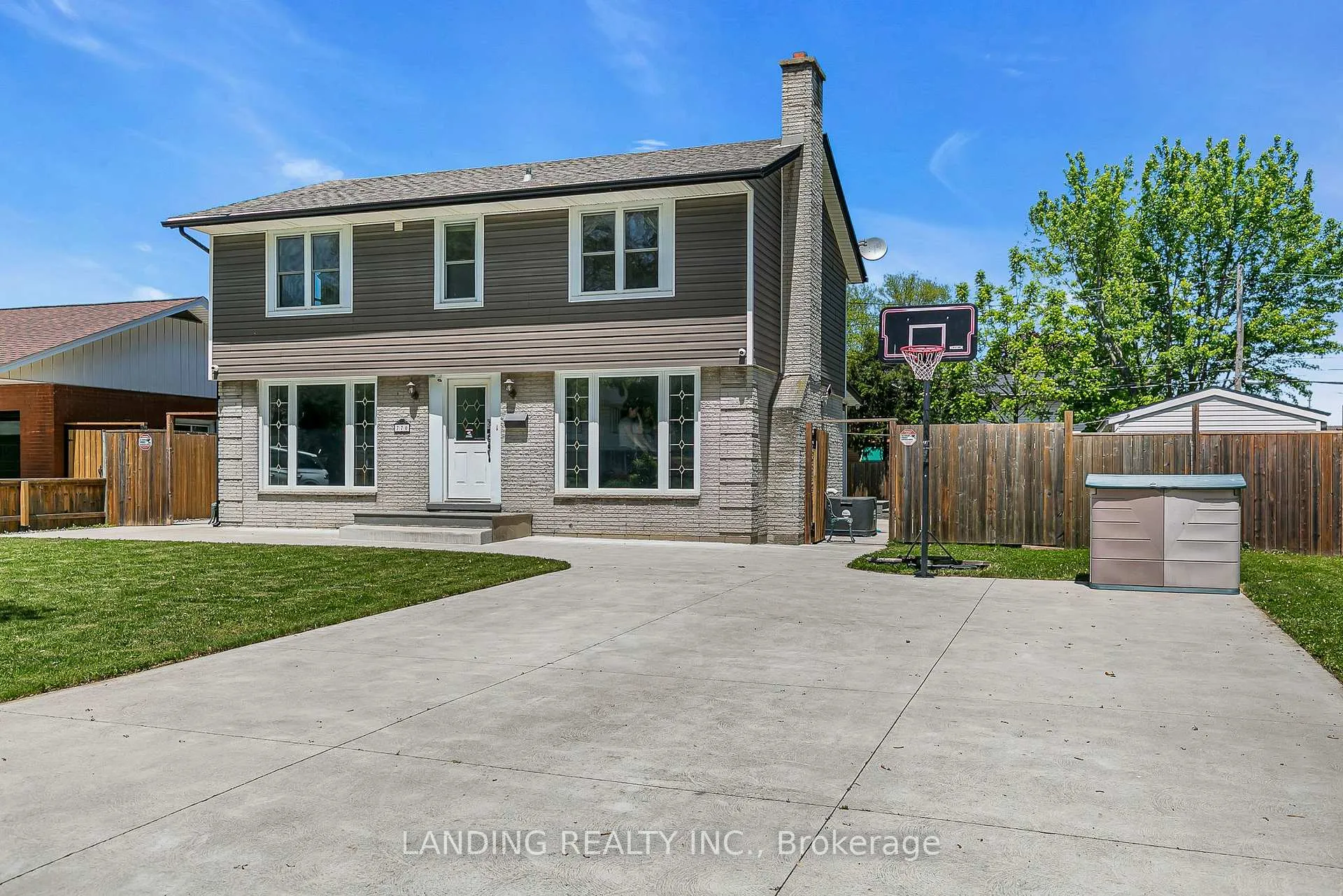Photo 2 of 770 Lynn Street, Windsor — HOMEH