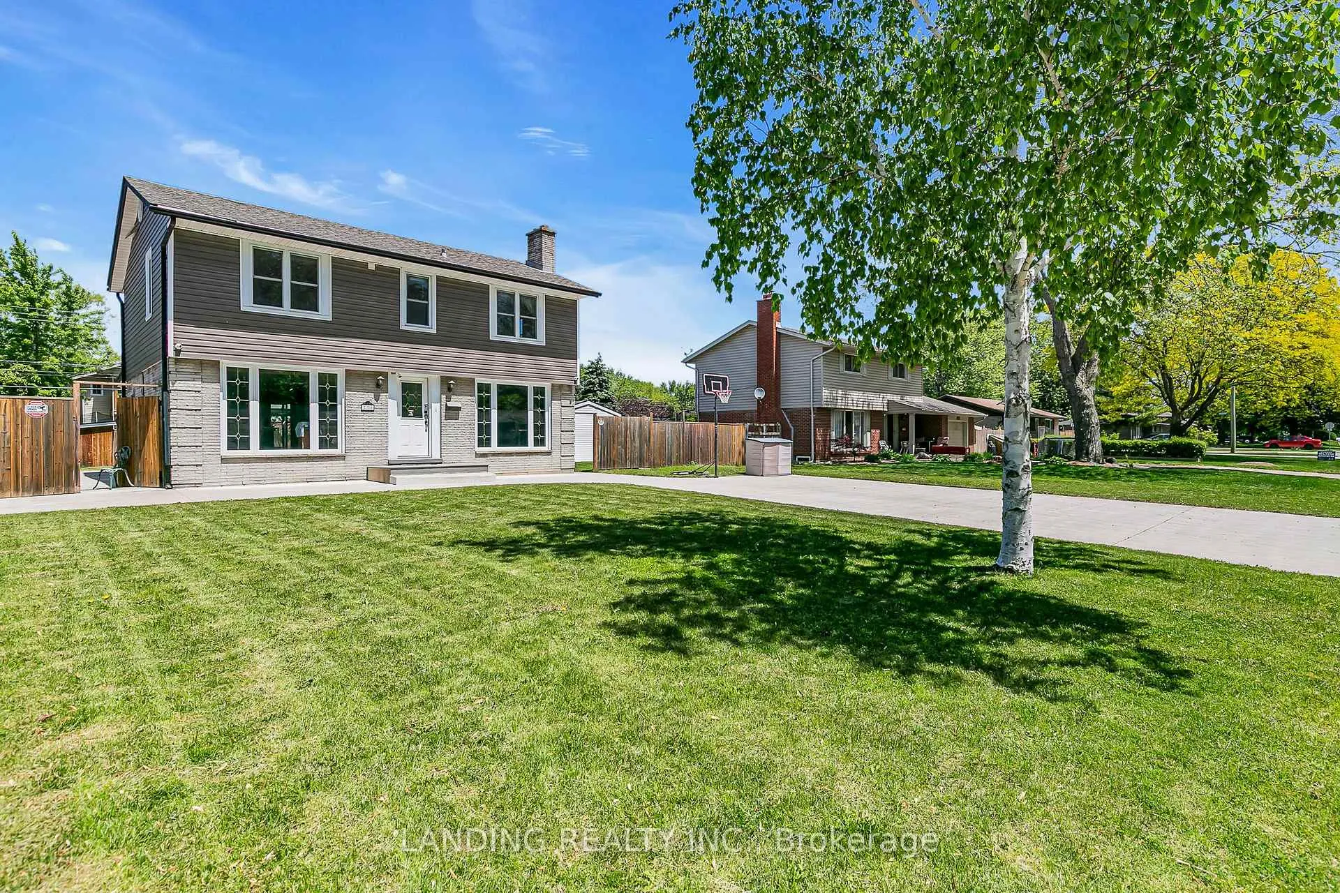 Photo 3 of 770 Lynn Street, Windsor — HOMEH