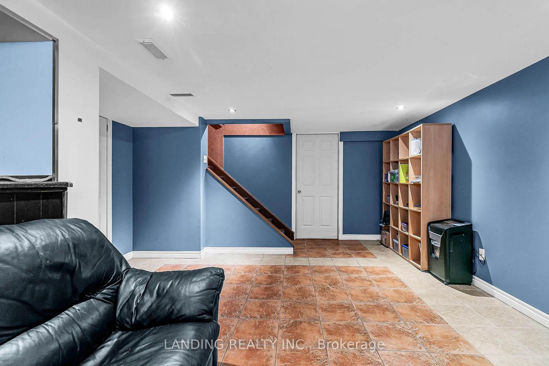 Photo 23 of 770 Lynn Street, Windsor — HOMEH