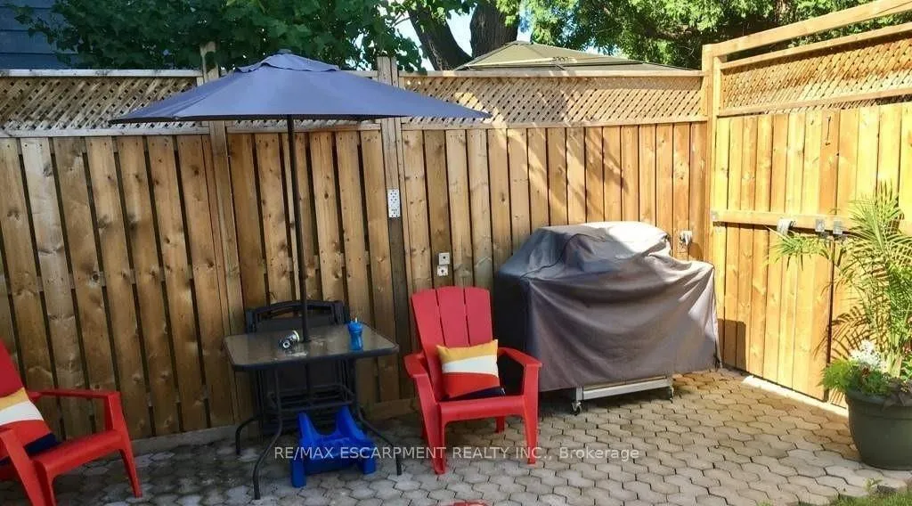Photo 23 of 63 New Street, Hamilton, Strathcona — HOMEH