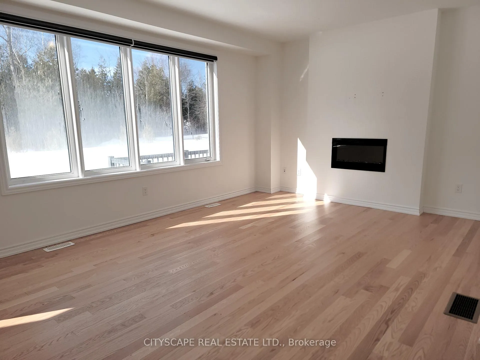 Photo 16 of 150 Rosanne Circle, Wasaga Beach — HOMEH