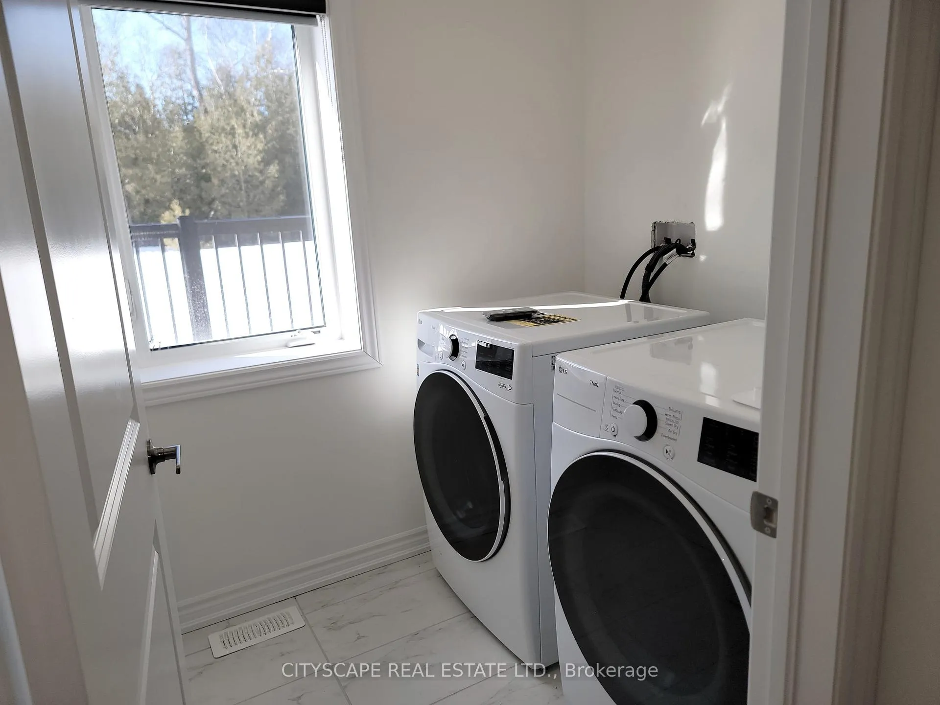 Photo 21 of 150 Rosanne Circle, Wasaga Beach — HOMEH