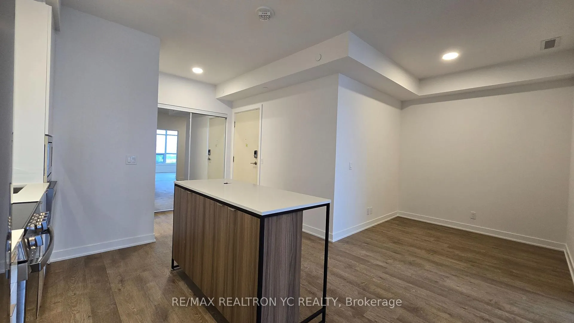 Photo 3 of Unit 3211, 30 Upper mall Way, Vaughan, Brownridge — HOMEH