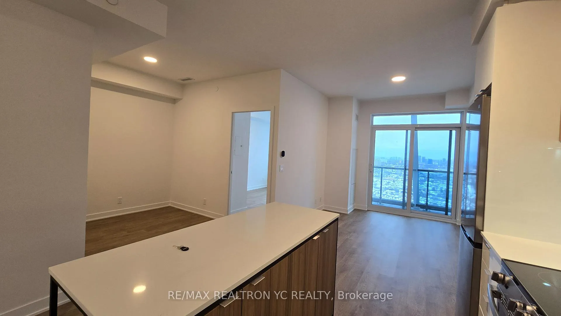 Photo 4 of Unit 3211, 30 Upper mall Way, Vaughan, Brownridge — HOMEH