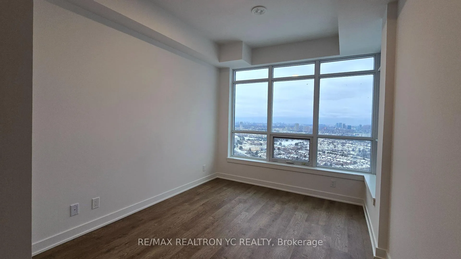 Photo 7 of Unit 3211, 30 Upper mall Way, Vaughan, Brownridge — HOMEH