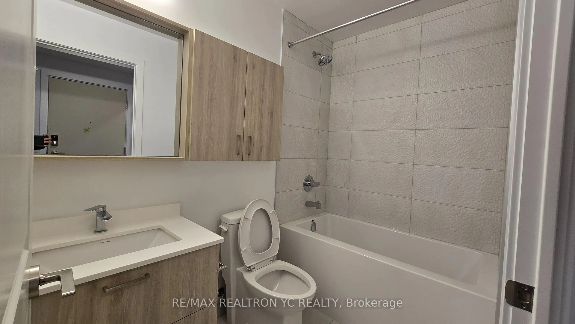 Photo 12 of Unit 3211, 30 Upper mall Way, Vaughan, Brownridge — HOMEH
