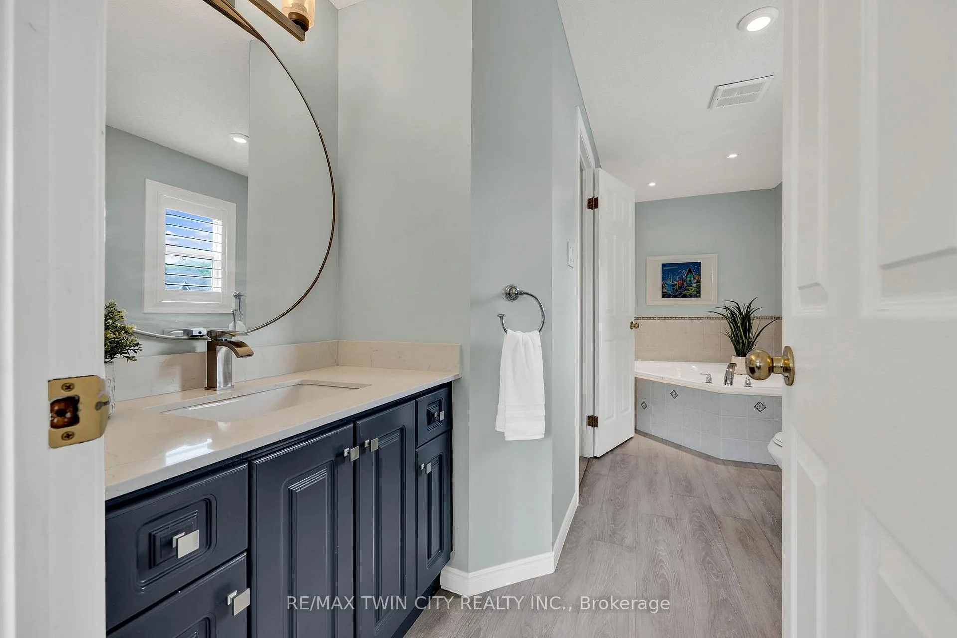 Photo 17 of 162 Everglade Crescent, Kitchener — HOMEH