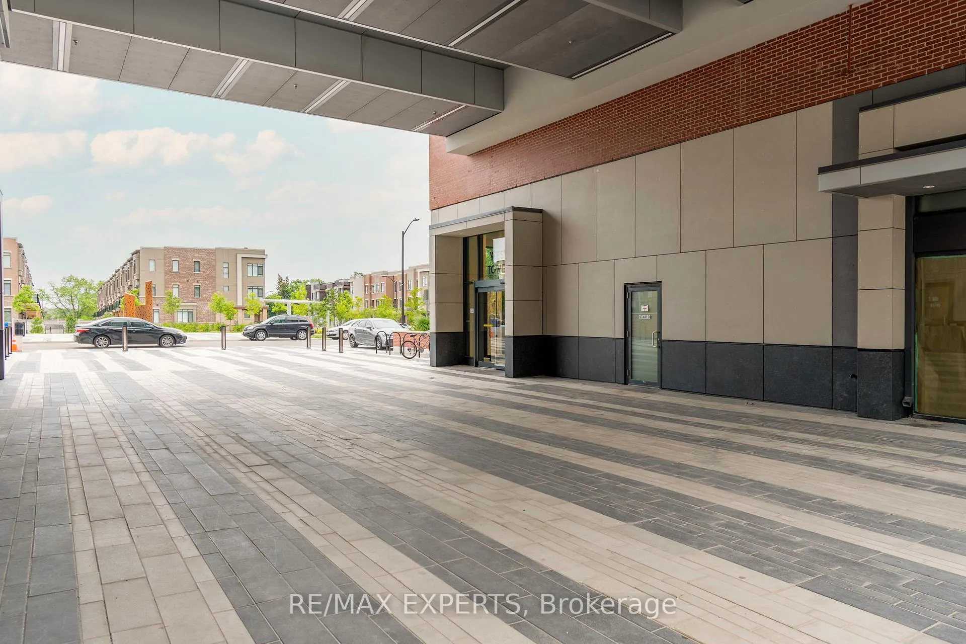 Photo 4 of Unit 503, 99 Eagle Rock Way, Vaughan, Rural Vaughan — HOMEH