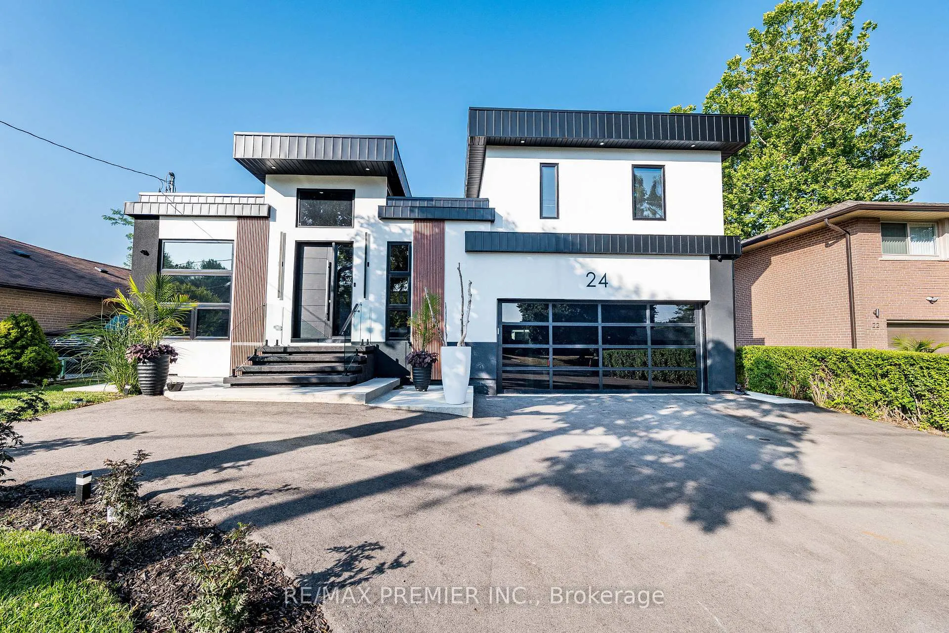 Photo 1 of 24 Gosling Road, Vaughan, Maple — HOMEH
