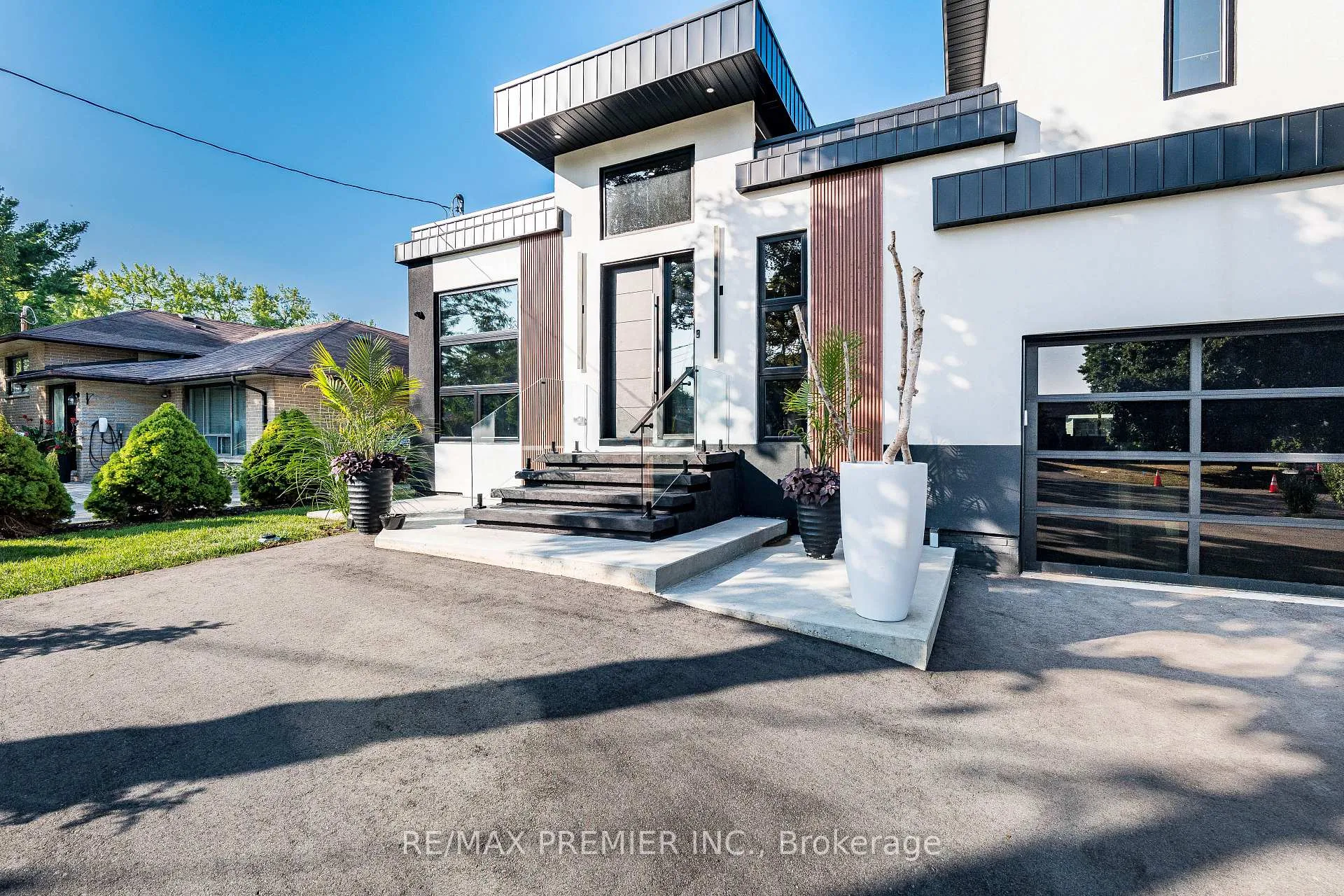 Photo 4 of 24 Gosling Road, Vaughan, Maple — HOMEH