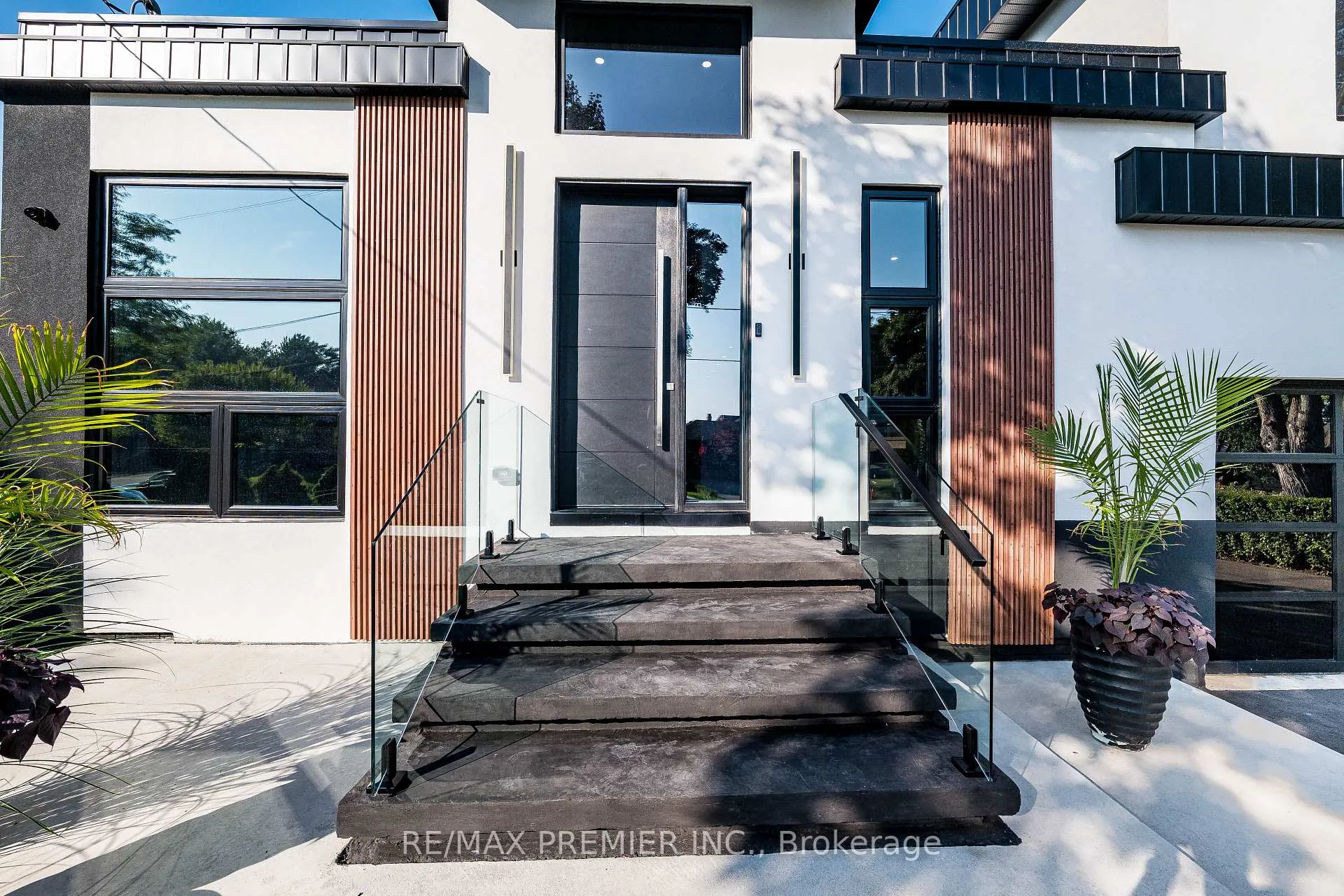 Photo 5 of 24 Gosling Road, Vaughan, Maple — HOMEH