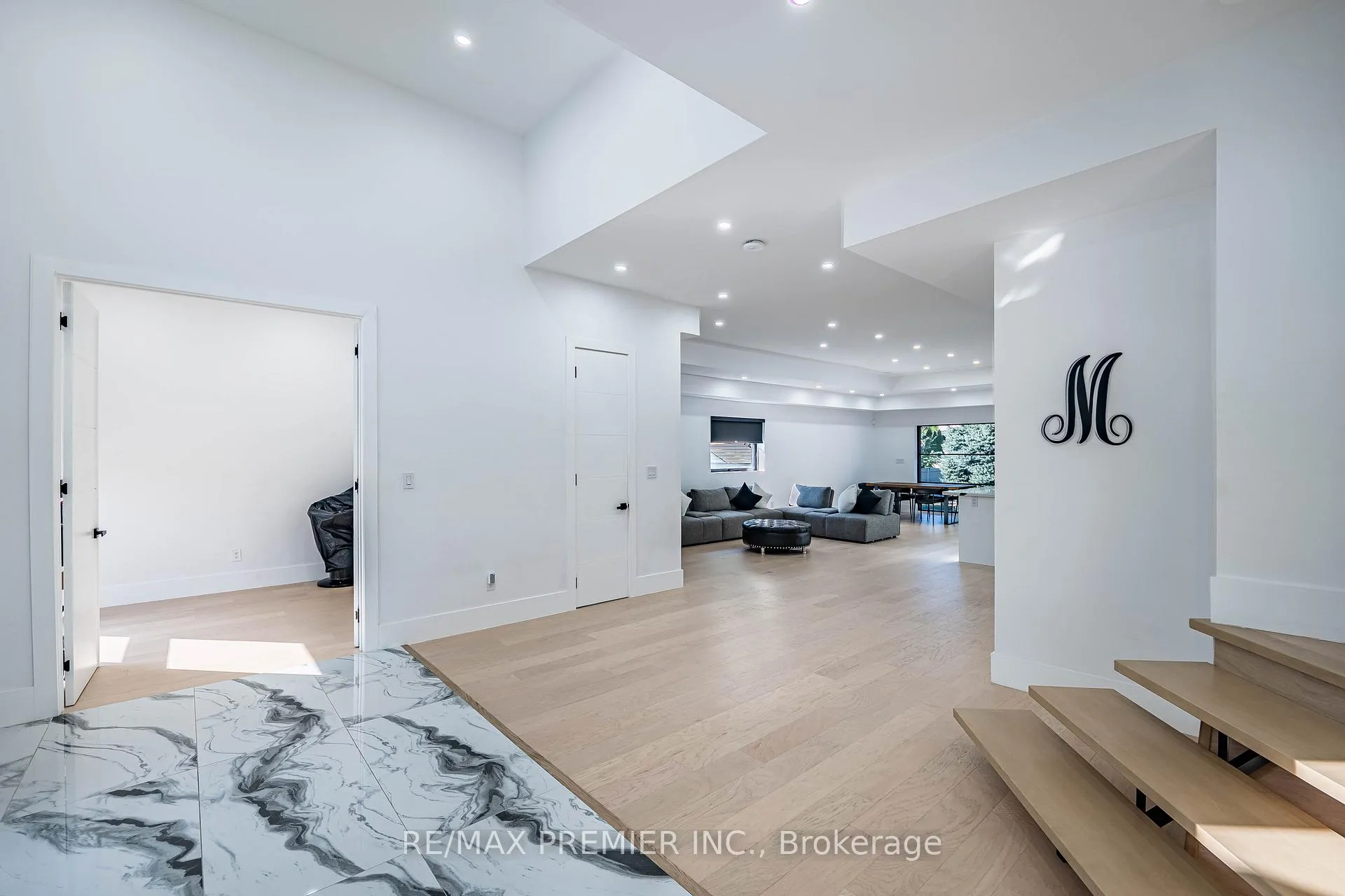 Photo 9 of 24 Gosling Road, Vaughan, Maple — HOMEH