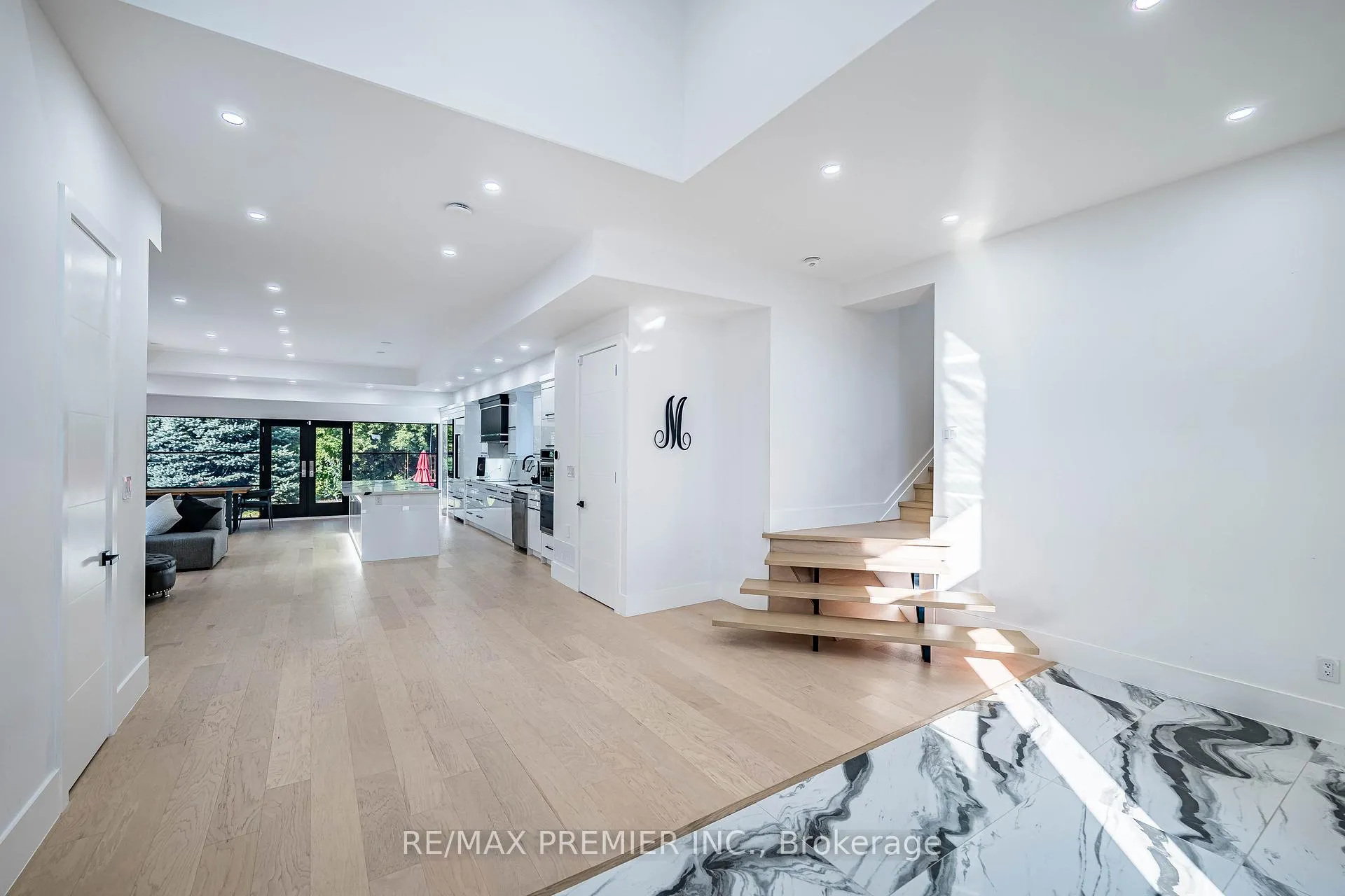 Photo 10 of 24 Gosling Road, Vaughan, Maple — HOMEH