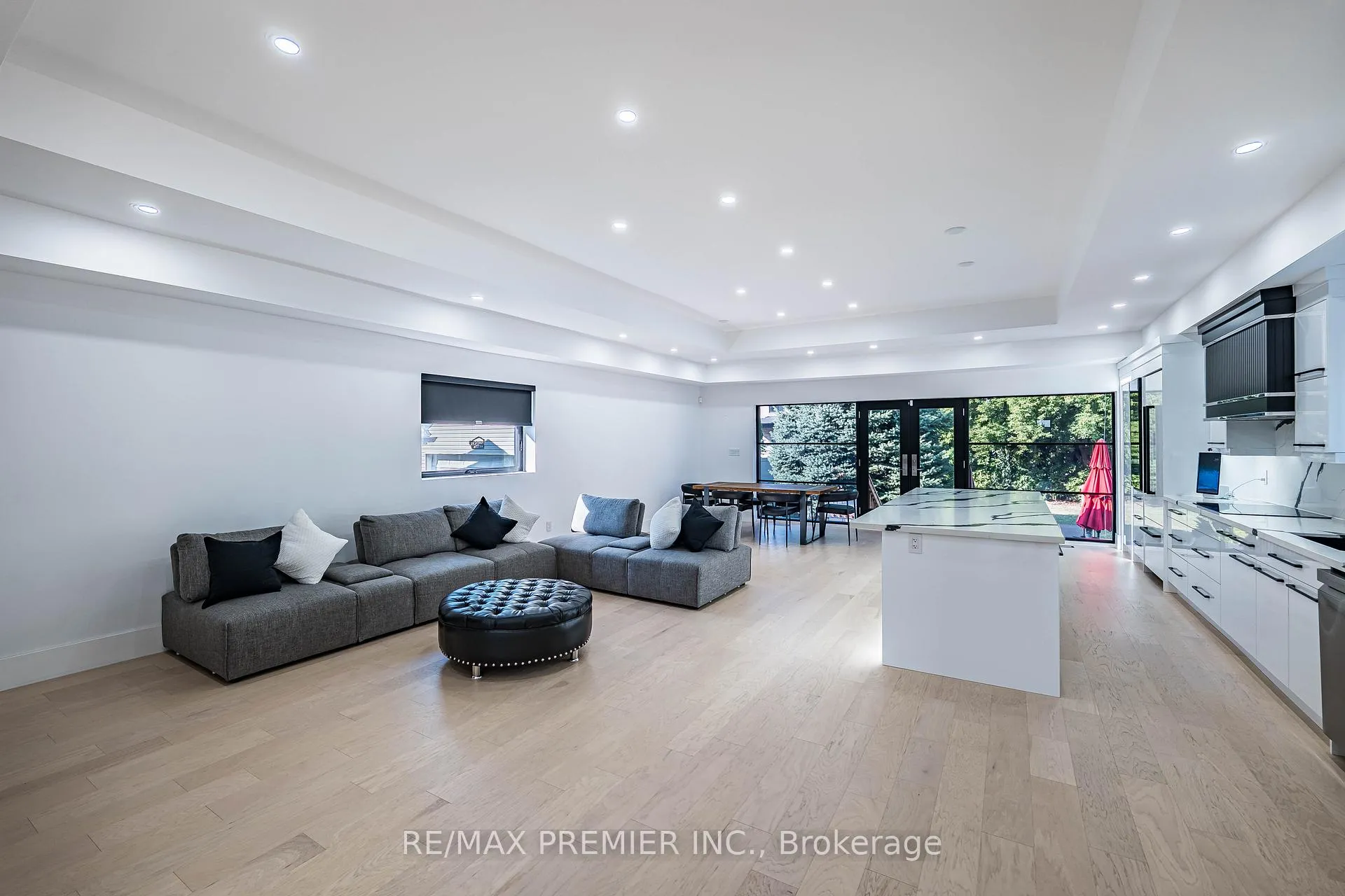 Photo 11 of 24 Gosling Road, Vaughan, Maple — HOMEH