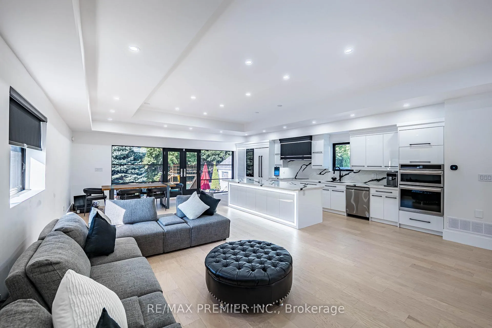 Photo 12 of 24 Gosling Road, Vaughan, Maple — HOMEH
