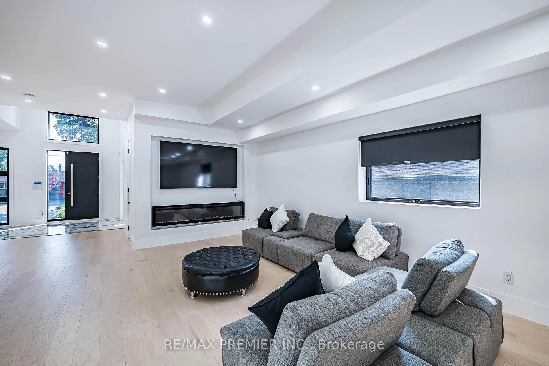 Photo 15 of 24 Gosling Road, Vaughan, Maple — HOMEH