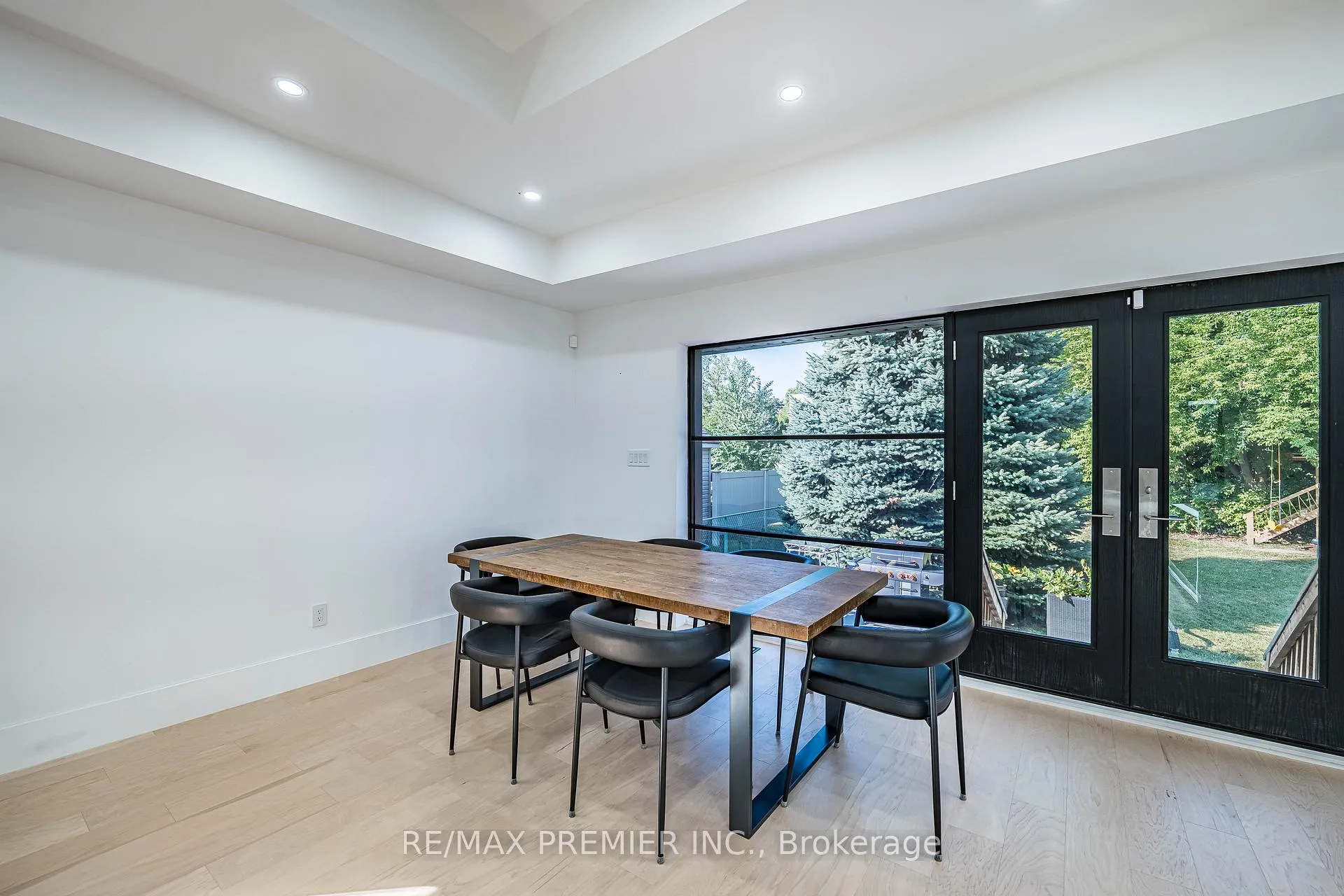 Photo 18 of 24 Gosling Road, Vaughan, Maple — HOMEH