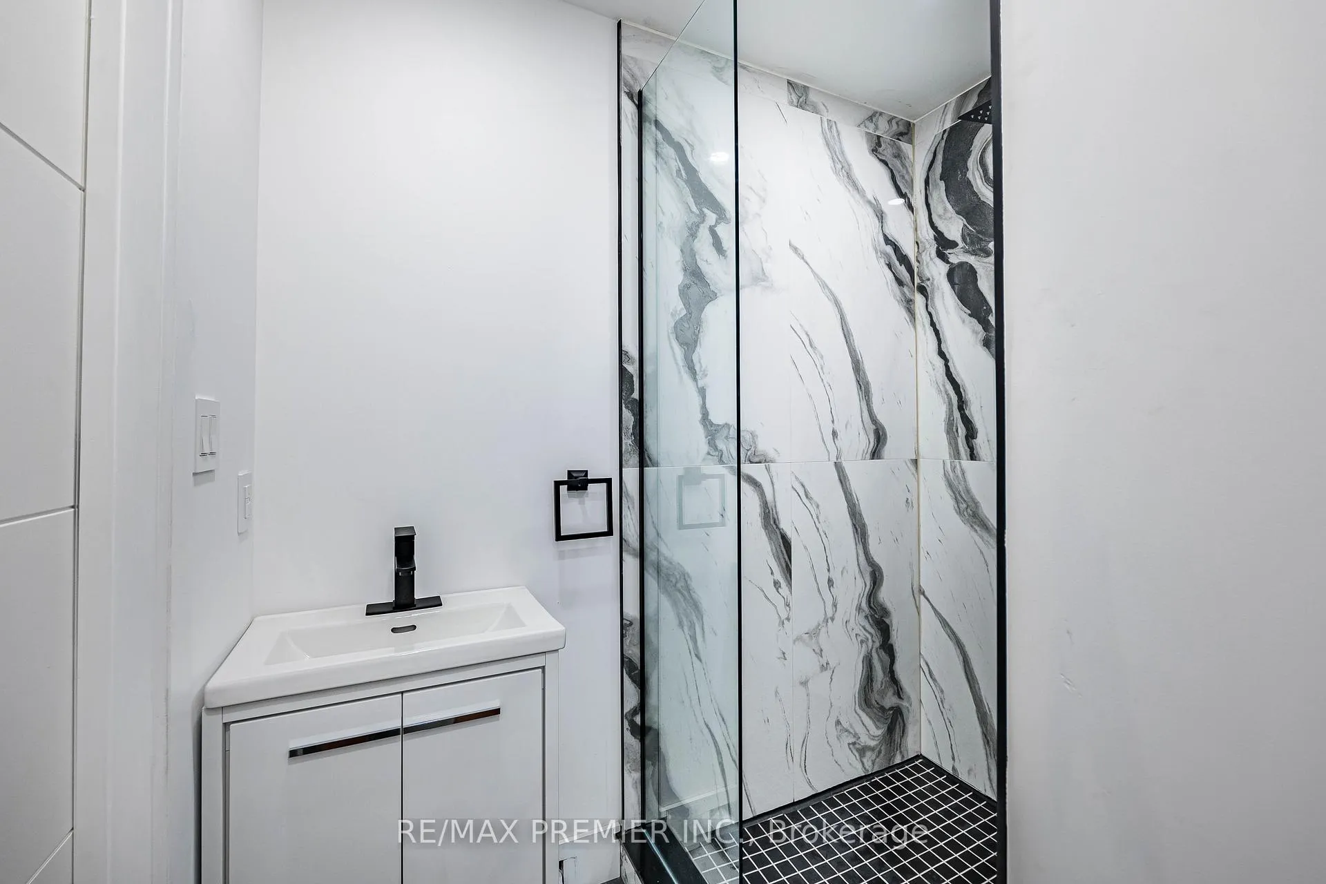 Photo 36 of 24 Gosling Road, Vaughan, Maple — HOMEH