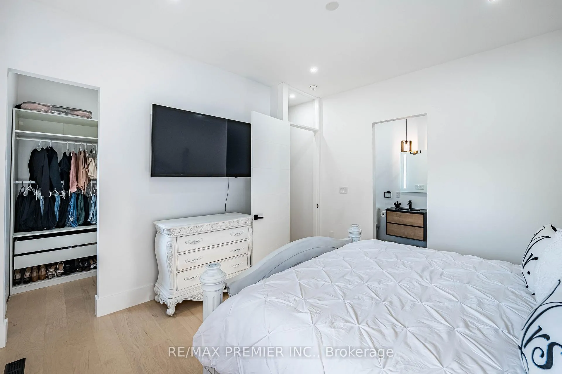 Photo 42 of 24 Gosling Road, Vaughan, Maple — HOMEH