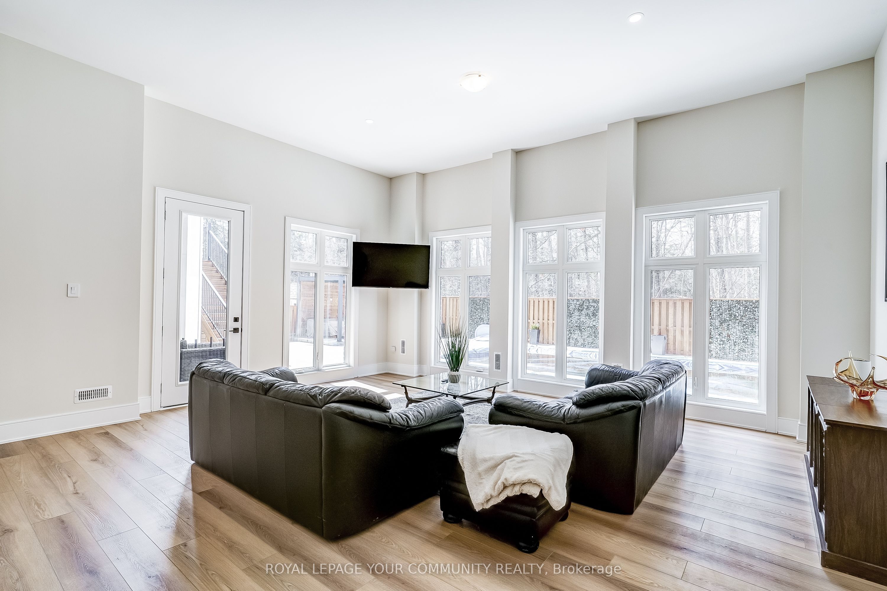 Photo 47 of 176 Farrell Road, Vaughan, Patterson — HOMEH