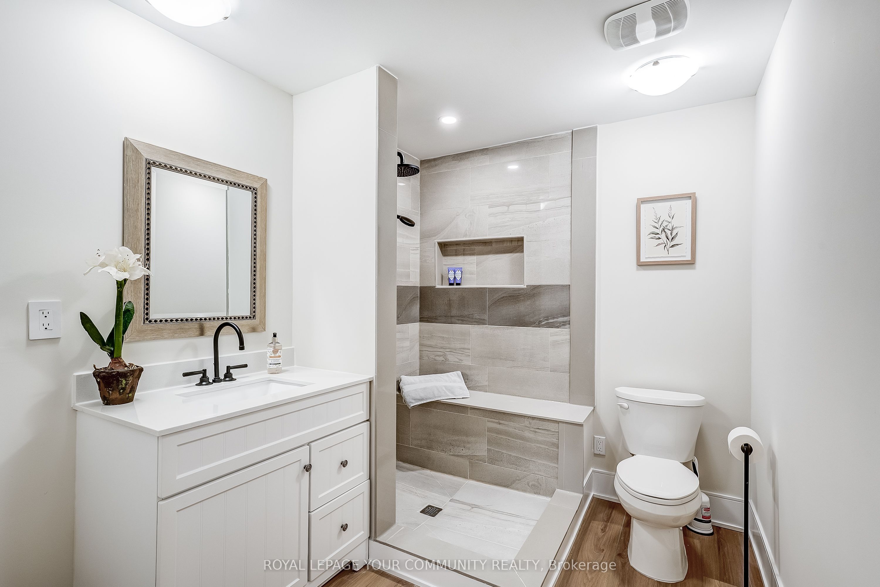 Photo 44 of 176 Farrell Road, Vaughan, Patterson — HOMEH