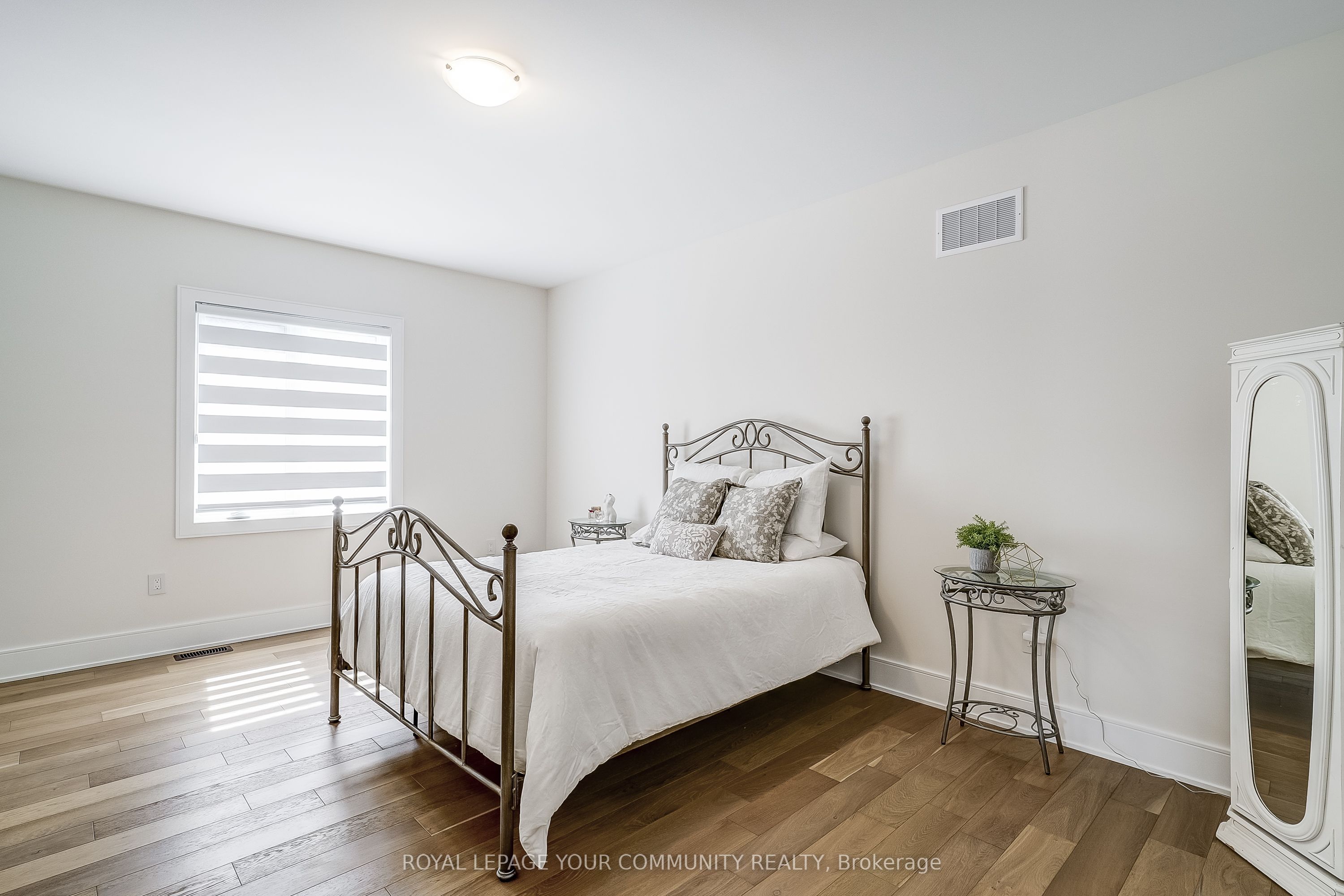 Photo 38 of 176 Farrell Road, Vaughan, Patterson — HOMEH
